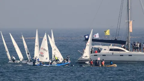 郑钦文父亲创办网球培训机构。