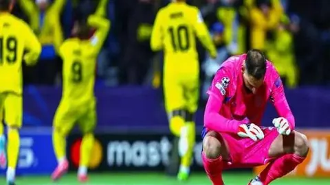 阿门快攻上篮，火箭队迅速回击得分